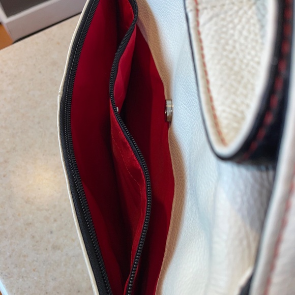 Bugaboo Diaper Bag RED Special Collection Leather Modern Crossbody White - Picture 9 of 15